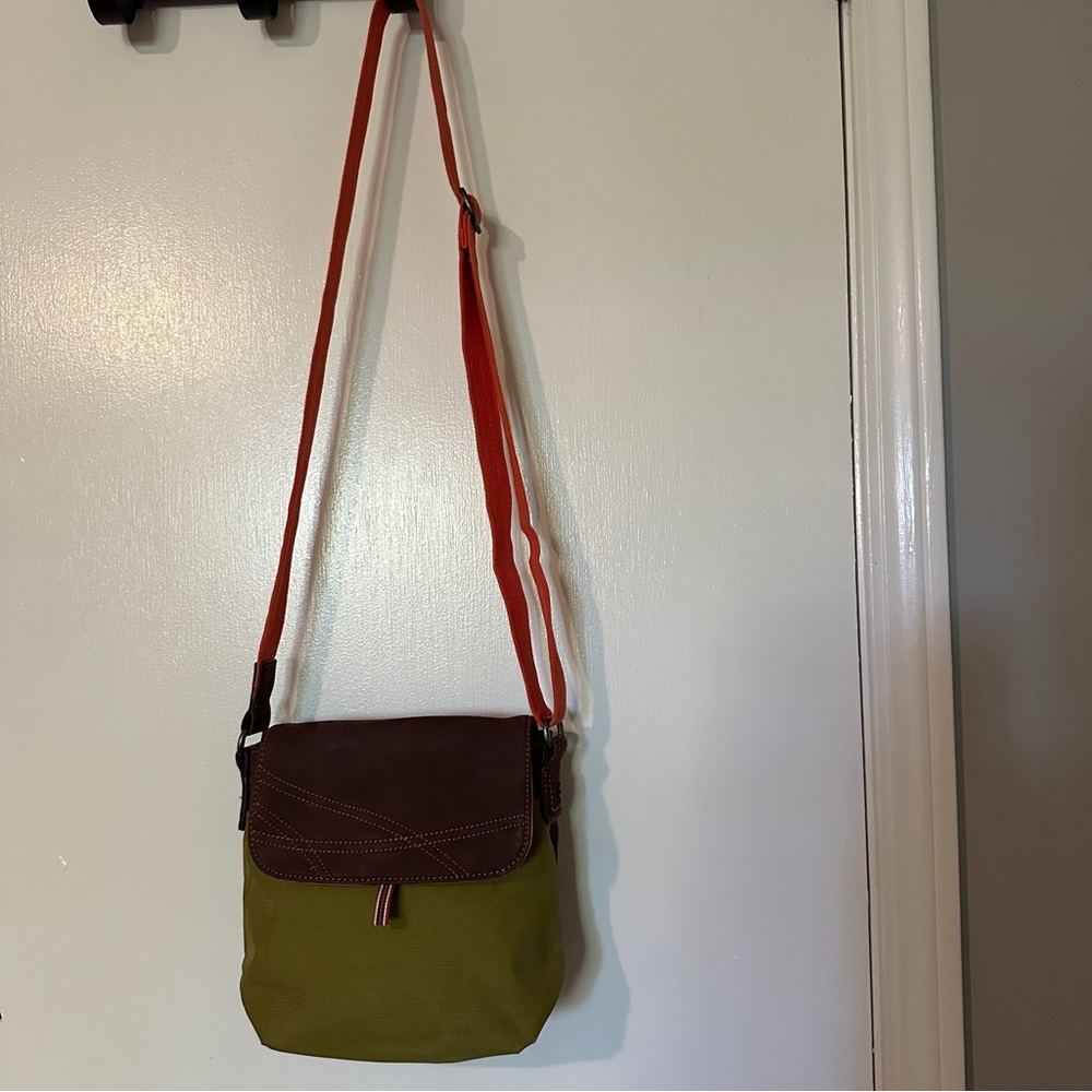 Ellington CrossBody Hands Free Organizer Bag Purse Small‎ Travel Convenience